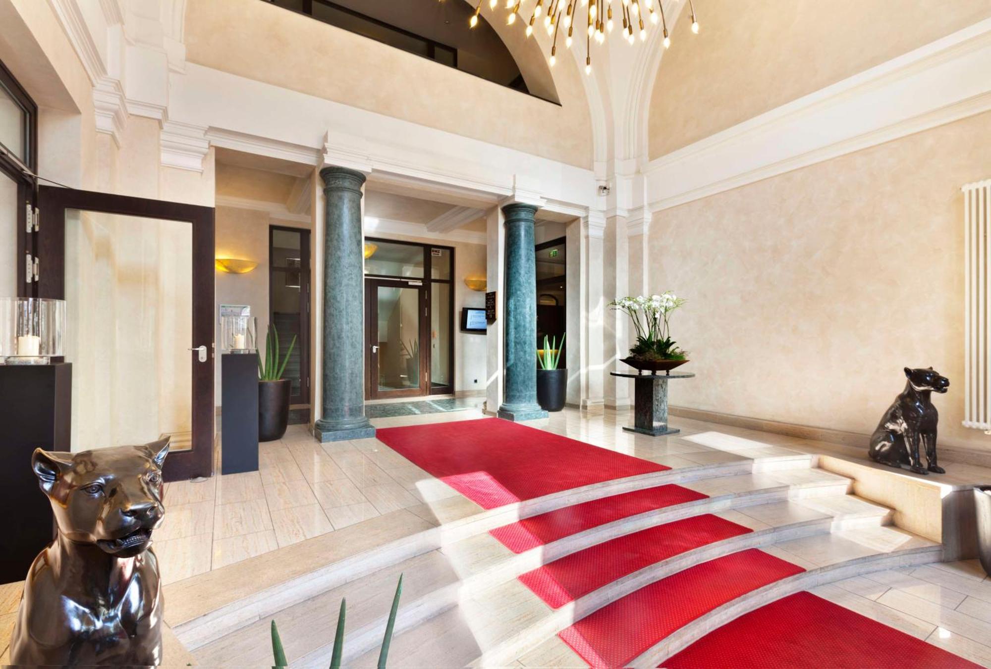 Отель Metropolitan By Flemings 4*